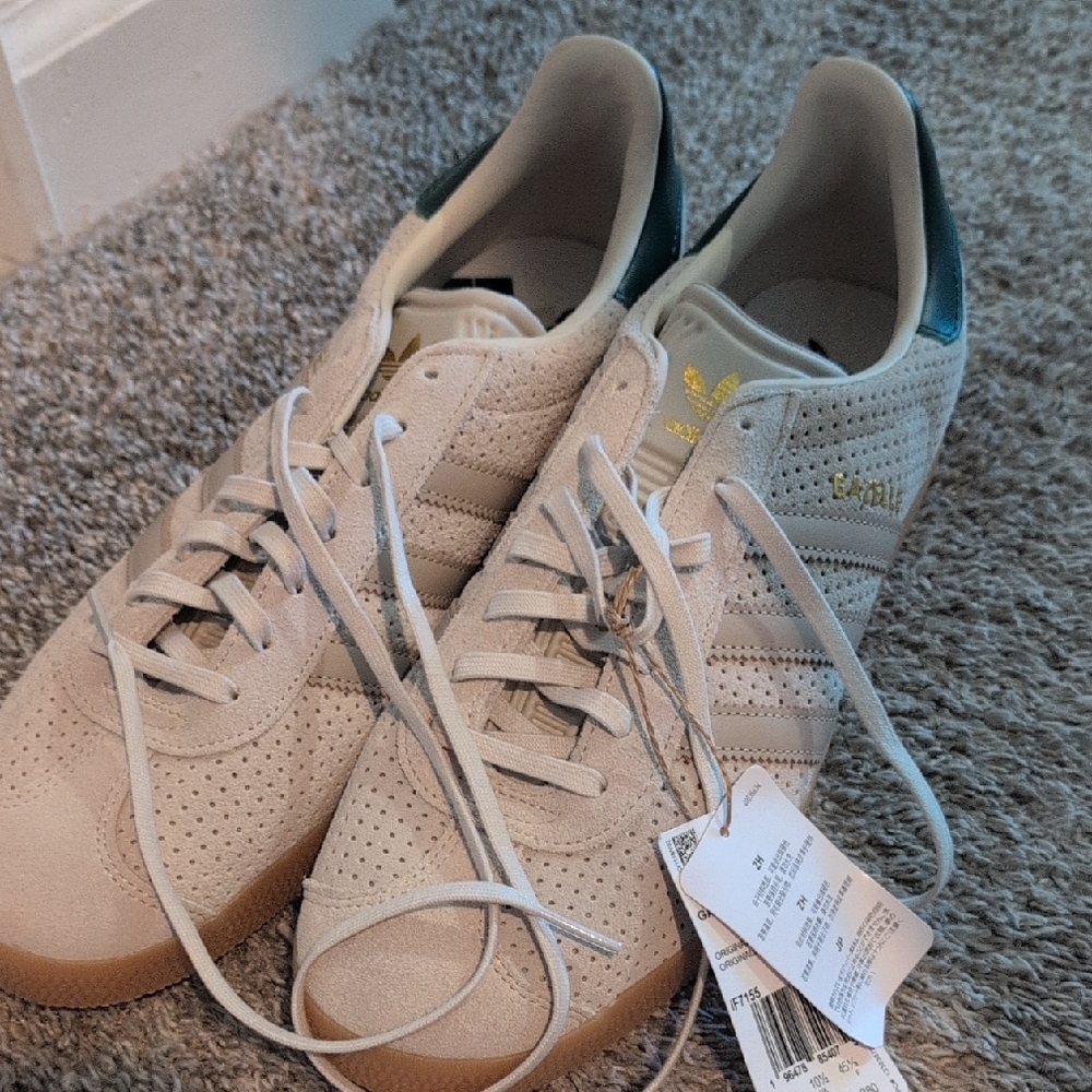 Adidas Women's Beige and Teal Sneakers